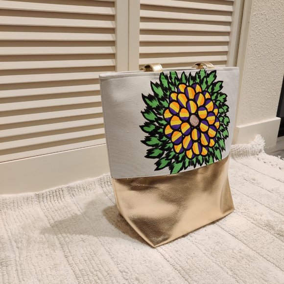 Tote Bag with Tricolor Flower design - Picture 2 of 7
